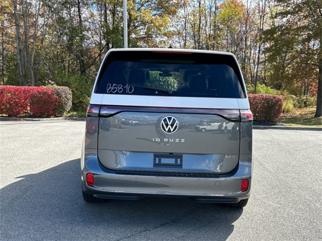 New 2025 Volkswagen ID. Buzz Pro S Plus Van 4MOTION