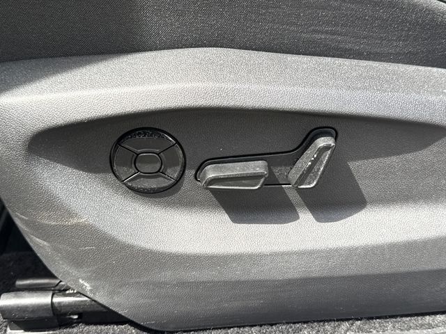 2026 Volkswagen Tiguan SE R-LINE BLACK - Photo 13