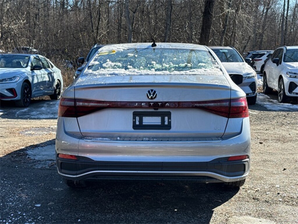New 2025 Volkswagen Jetta 1.5T SE Sedan