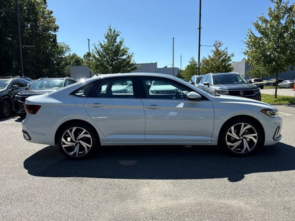 New 2026 Volkswagen Jetta 1.5T SEL Sedan