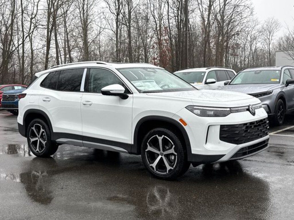 New 2026 Volkswagen Tiguan 2.0T SE SUV