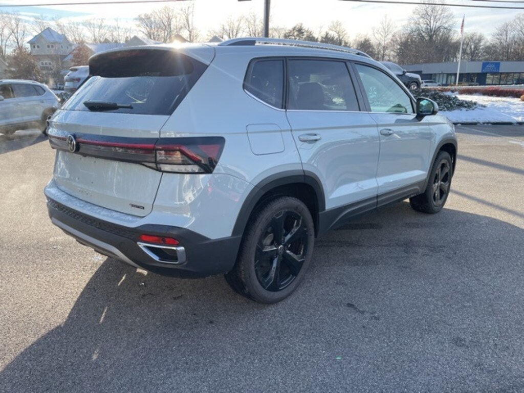 Certified 2025 Volkswagen Taos 1.5T SEL SUV