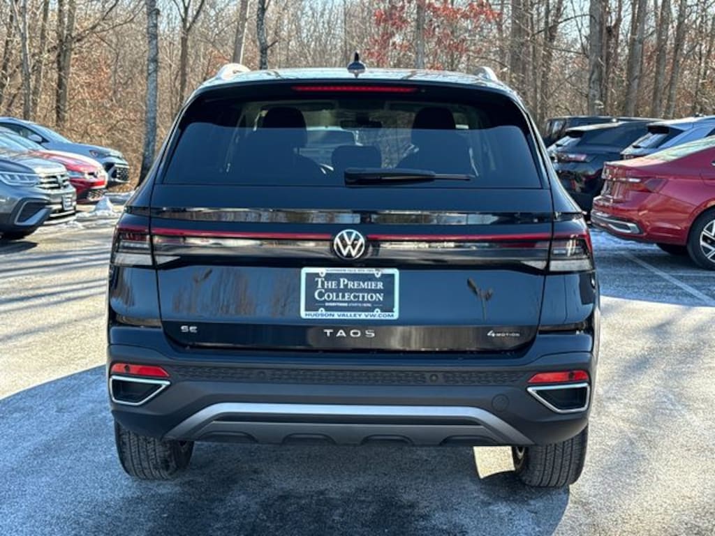 Certified 2025 Volkswagen Taos 1.5T SE SUV
