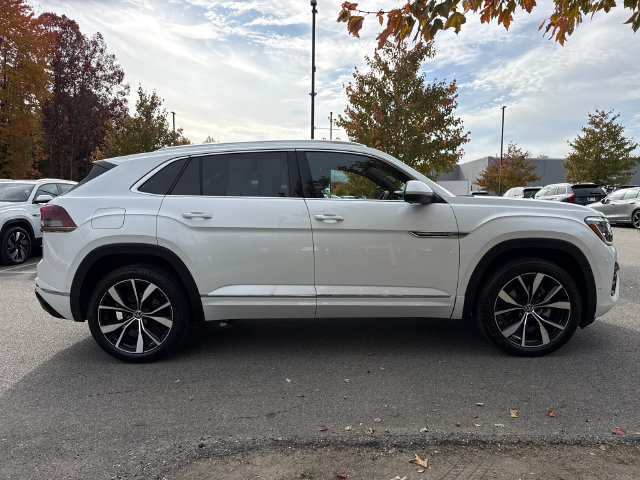 Used 2024 Volkswagen Atlas Cross Sport 2.0T SEL Premium R-Line SUV