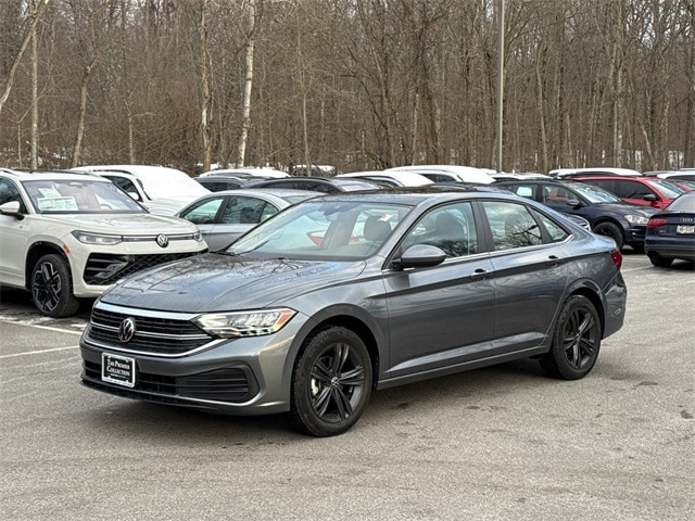 2023 Volkswagen Jetta SE's photo