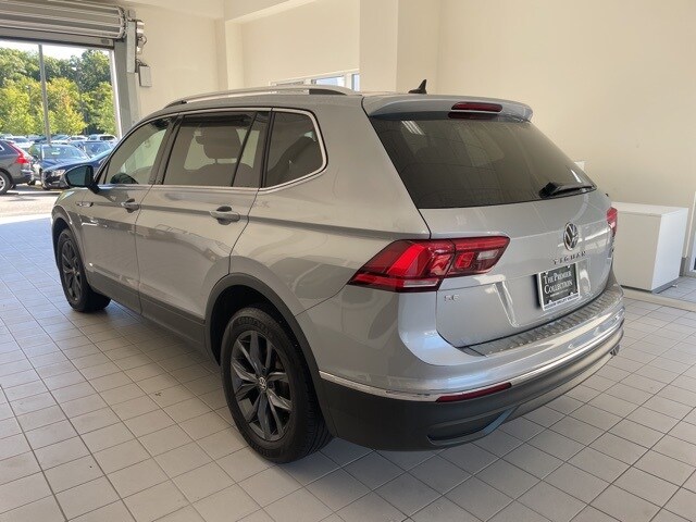 2022 Volkswagen Tiguan SE photo 2