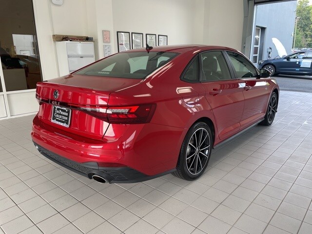 2025 Volkswagen Jetta GLI 2.0T Autobahn photo 4