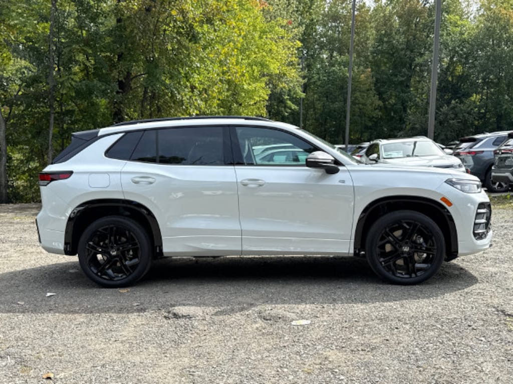 New 2026 Volkswagen Tiguan SE R-Line Black SUV