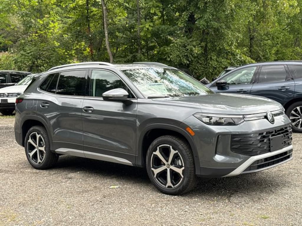 New 2026 Volkswagen Tiguan SE SUV