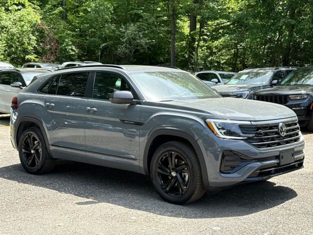 New 2026 Volkswagen Atlas Cross Sport 2.0T SEL R-Line Black SUV