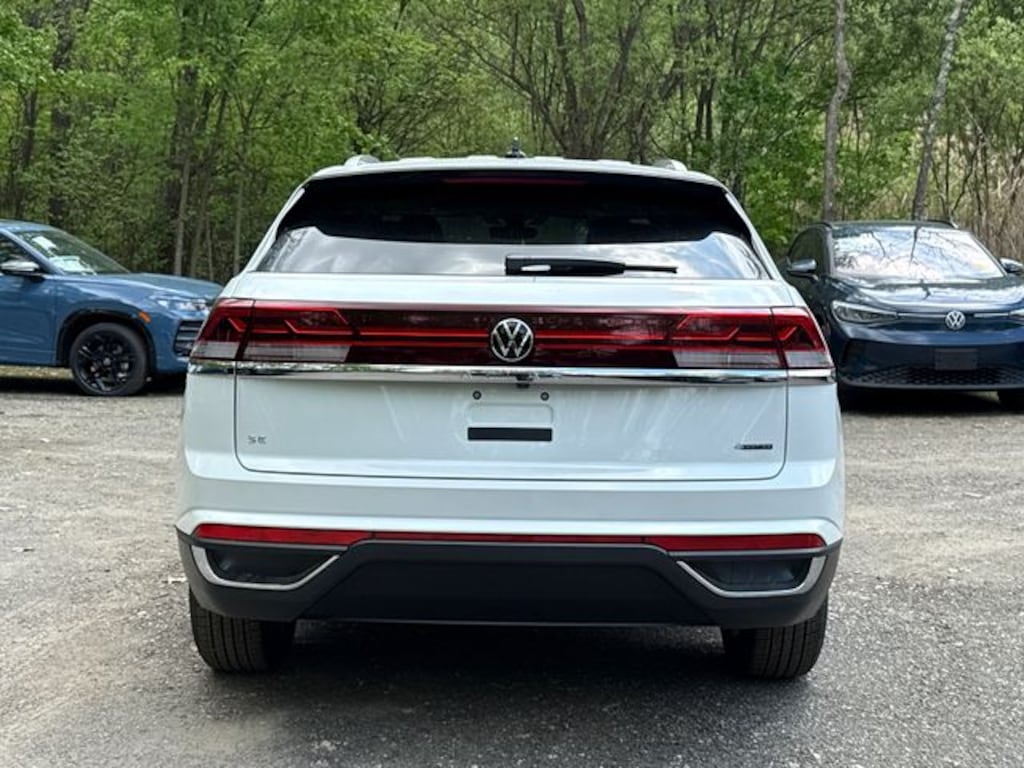 New 2026 Volkswagen Atlas Cross Sport 2.0T SE SUV