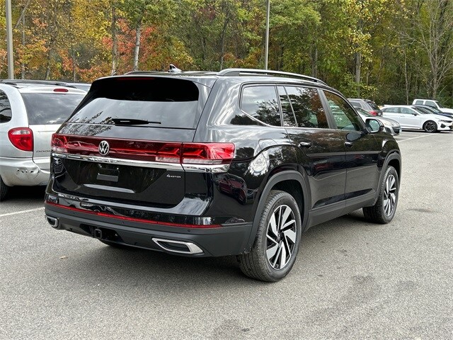 2026 Volkswagen Atlas SE Technology photo 2