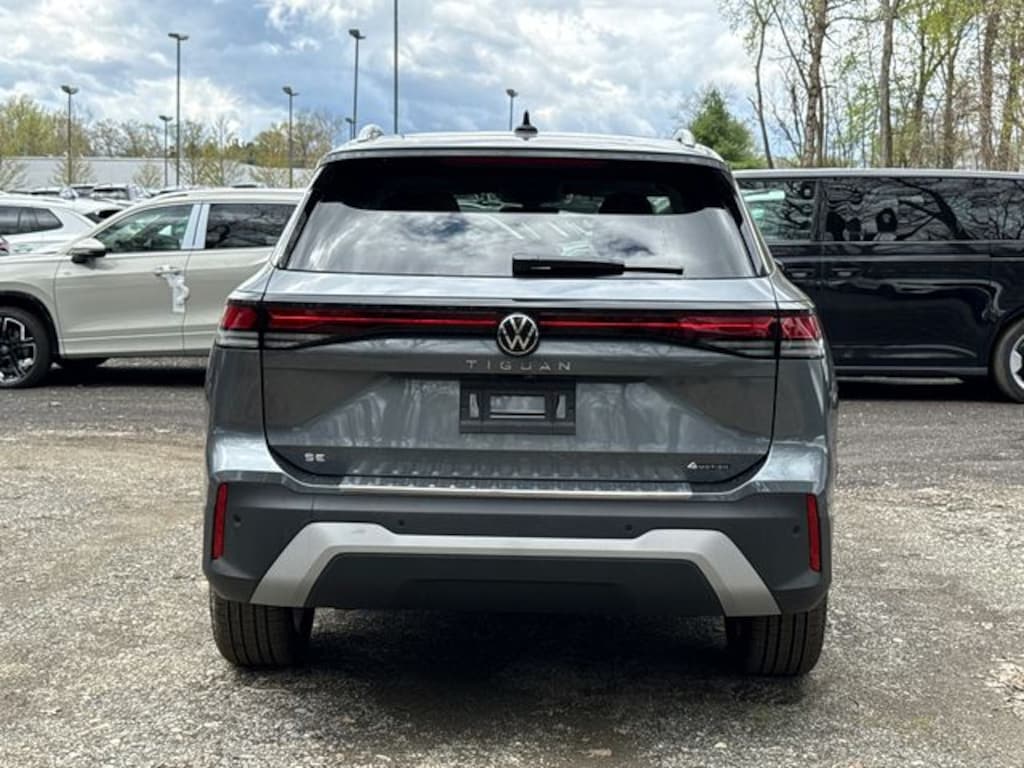 New 2026 Volkswagen Tiguan 2.0T SE SUV