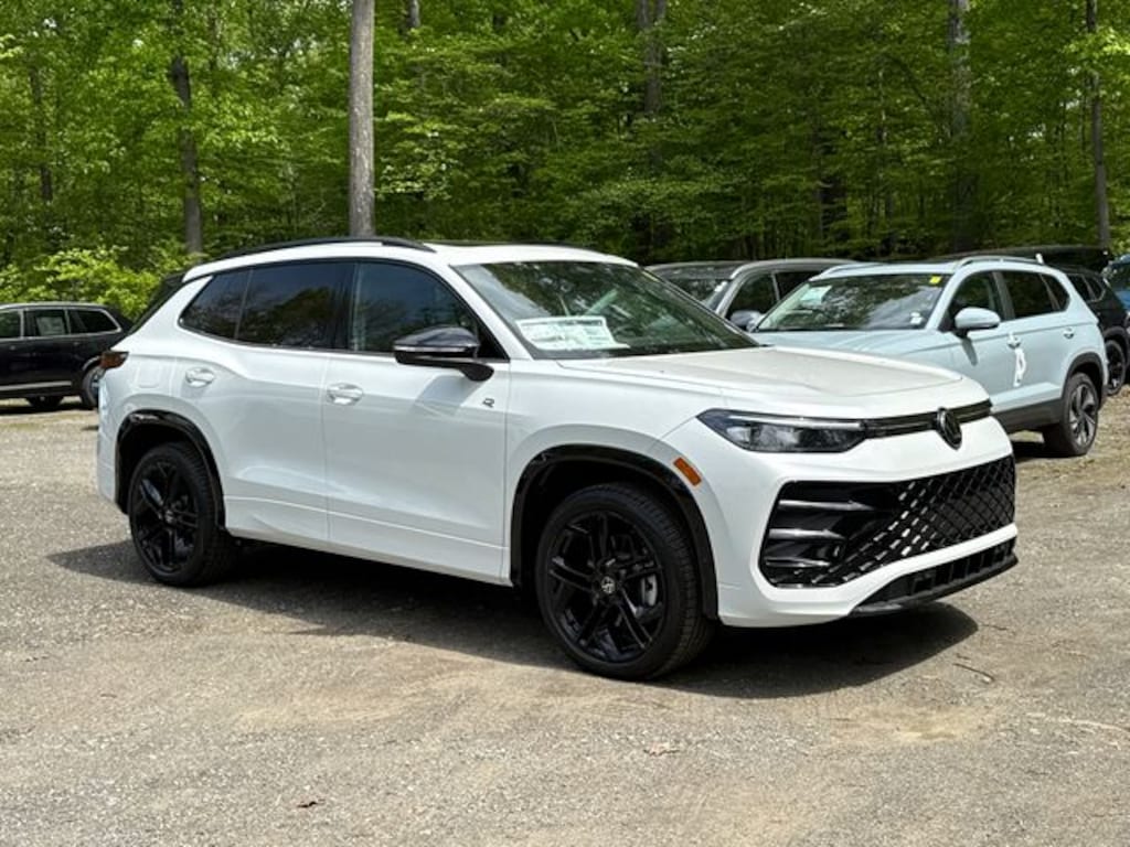 New 2026 Volkswagen Tiguan 2.0T SE R-Line Black SUV
