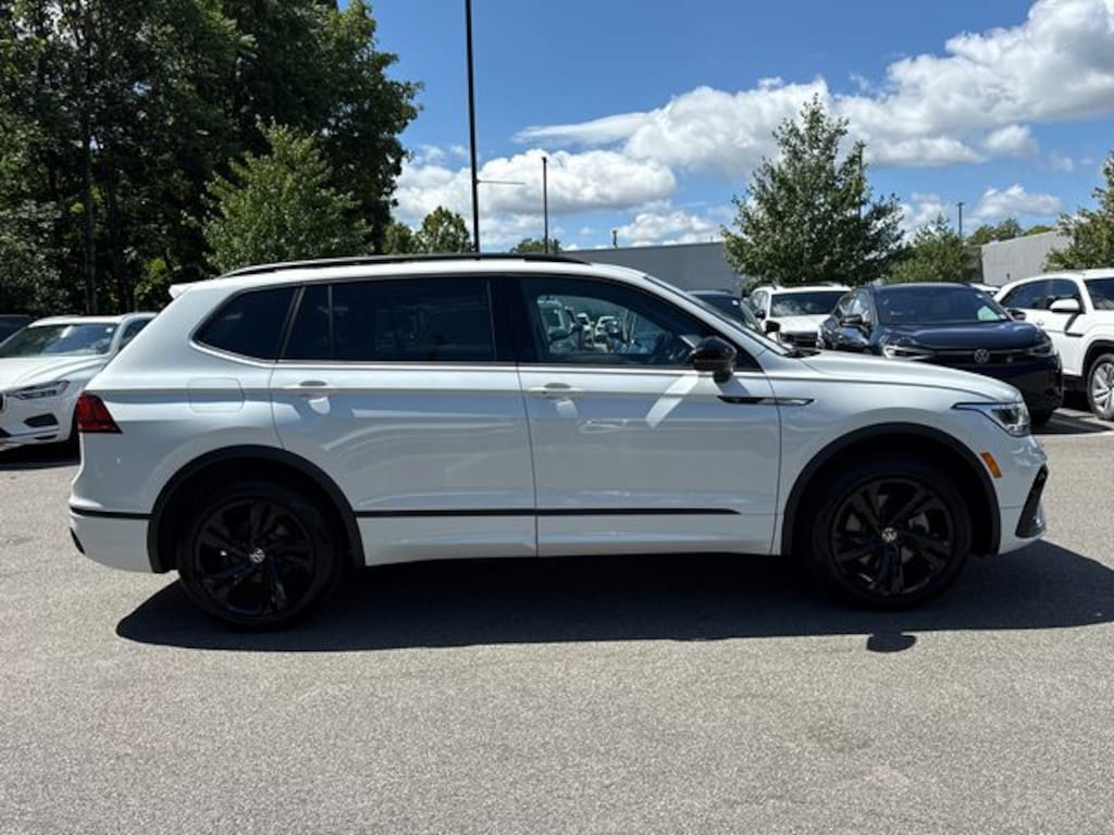 Used 2024 Volkswagen Tiguan 2.0T SE R-Line Black SUV