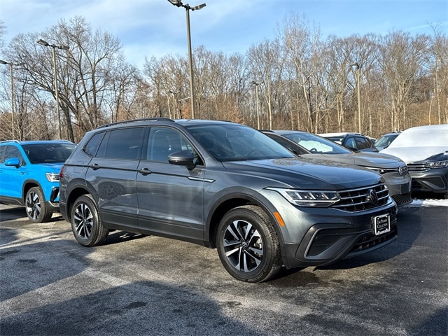 2022 Volkswagen Tiguan S's photo