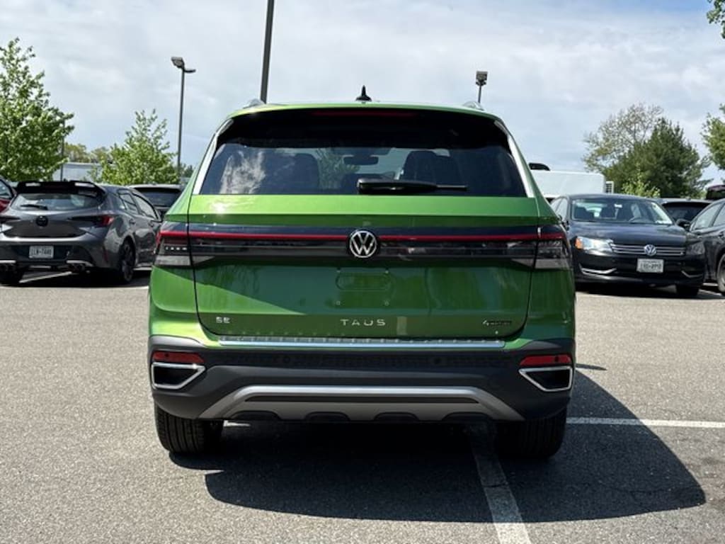 New 2026 Volkswagen Taos 1.5T SE SUV