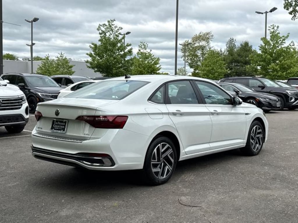 Certified 2023 Volkswagen Jetta 1.5T SEL Sedan