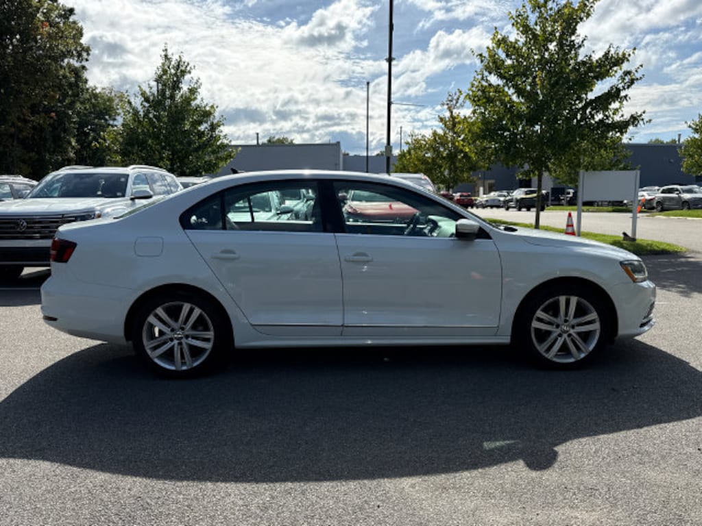 Used 2017 Volkswagen Jetta 1.8T SEL Sedan