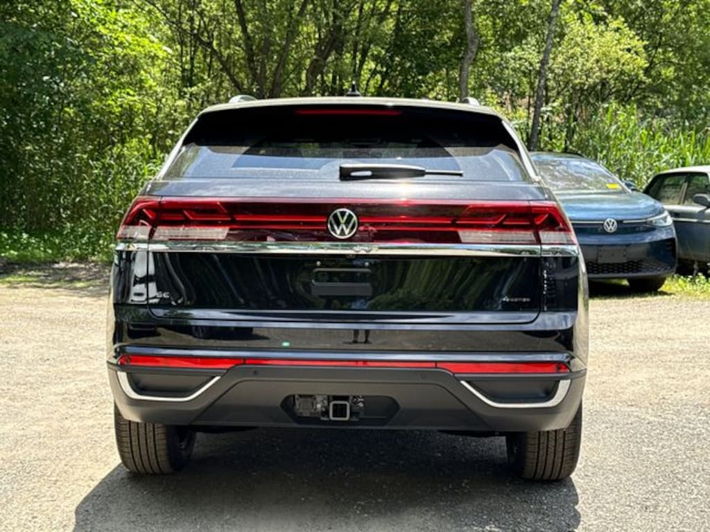 New 2026 Volkswagen Atlas Cross Sport 2.0T SE w/Technology SUV