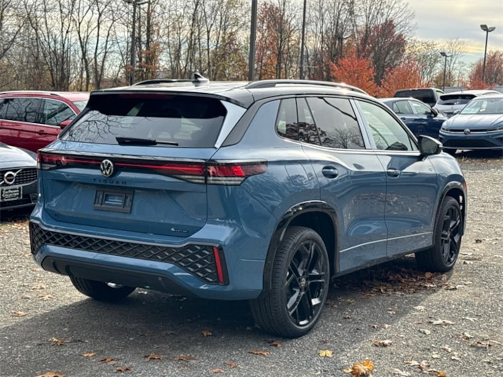New 2026 Volkswagen Tiguan 2.0T SE R-Line Black SUV