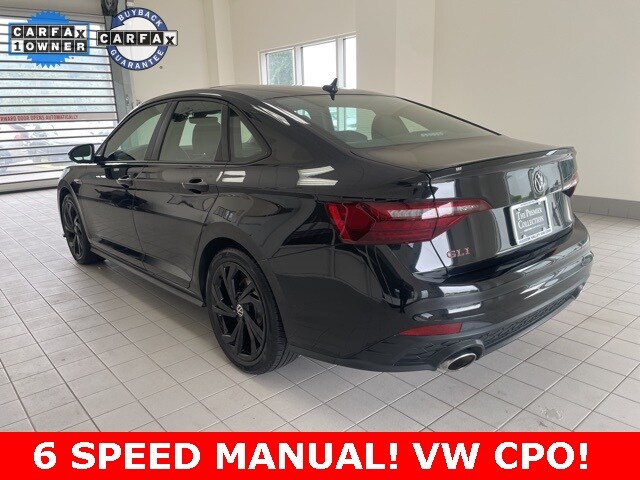 2024 Volkswagen Jetta GLI 2.0T Autobahn photo 2