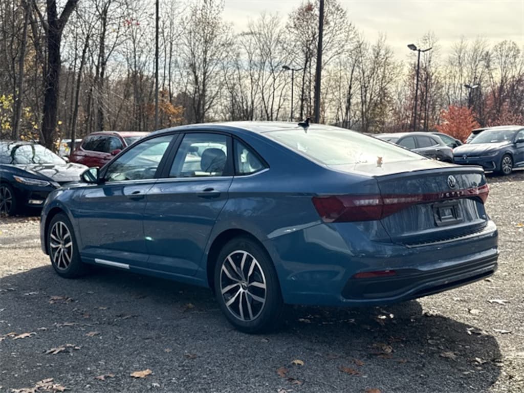 New 2026 Volkswagen Jetta 1.5T SE Sedan