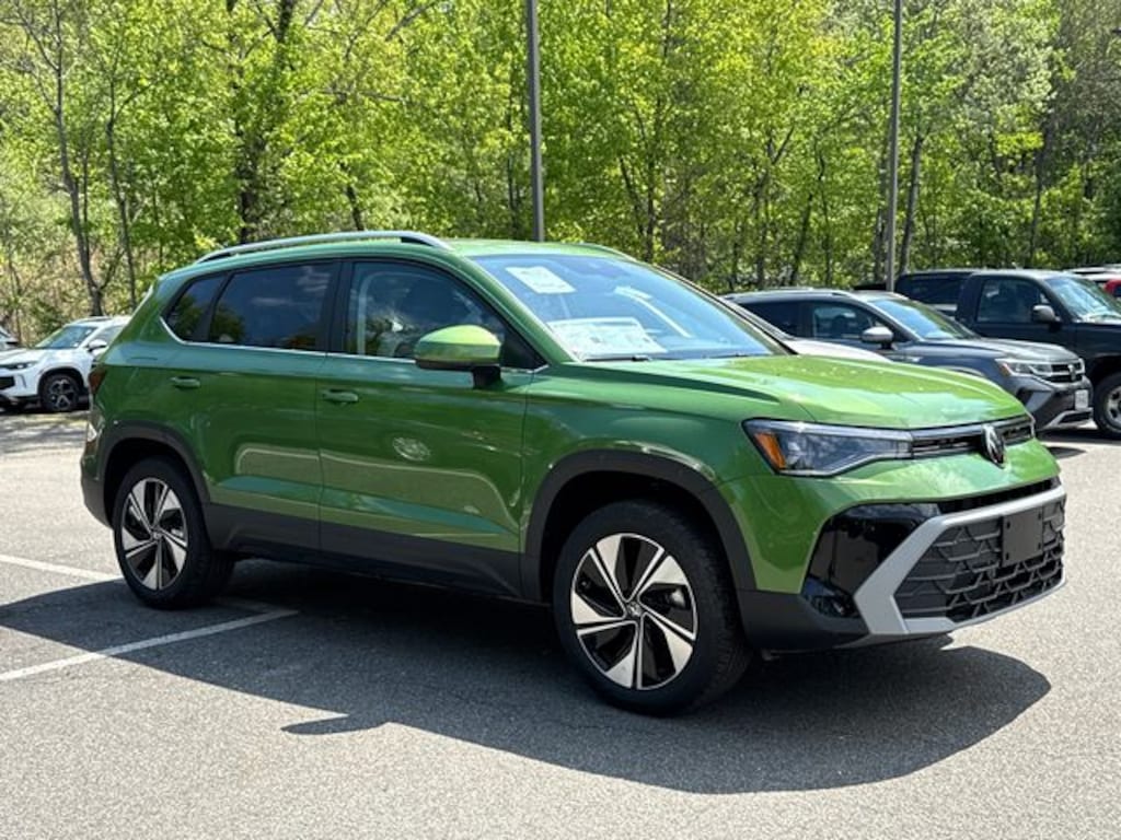New 2026 Volkswagen Taos 1.5T SE SUV