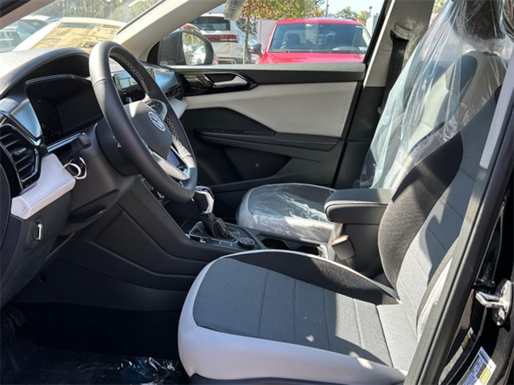 New 2025 Volkswagen Taos 1.5T S SUV