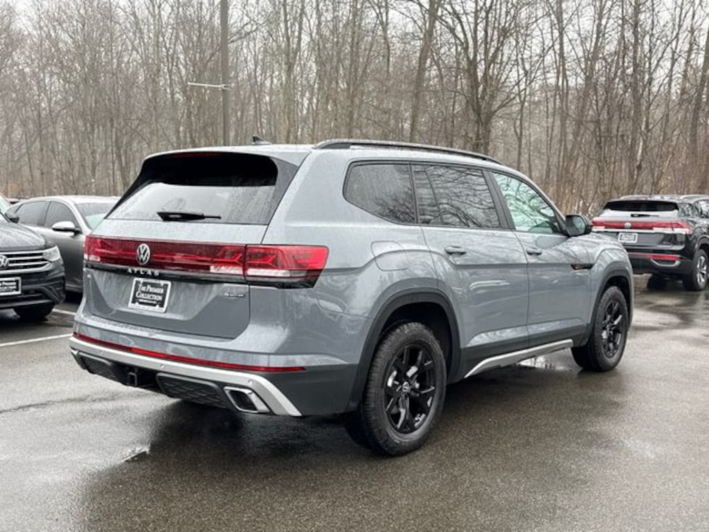Certified 2025 Volkswagen Atlas 2.0T Peak Edition SUV
