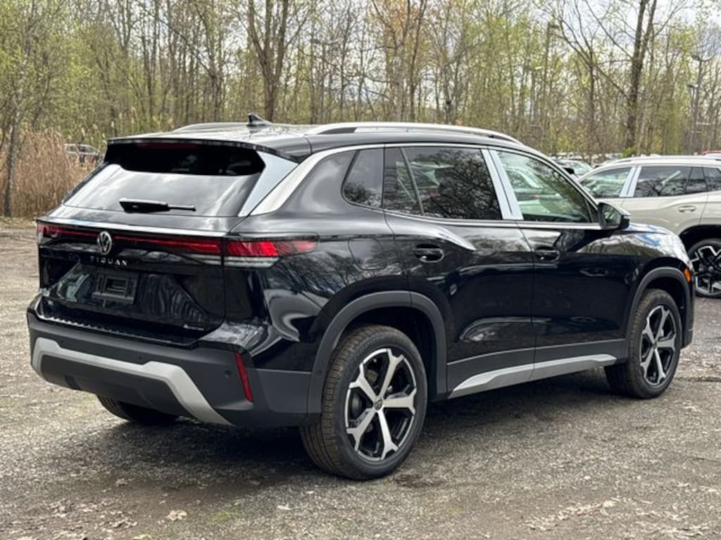 New 2026 Volkswagen Tiguan 2.0T SE SUV