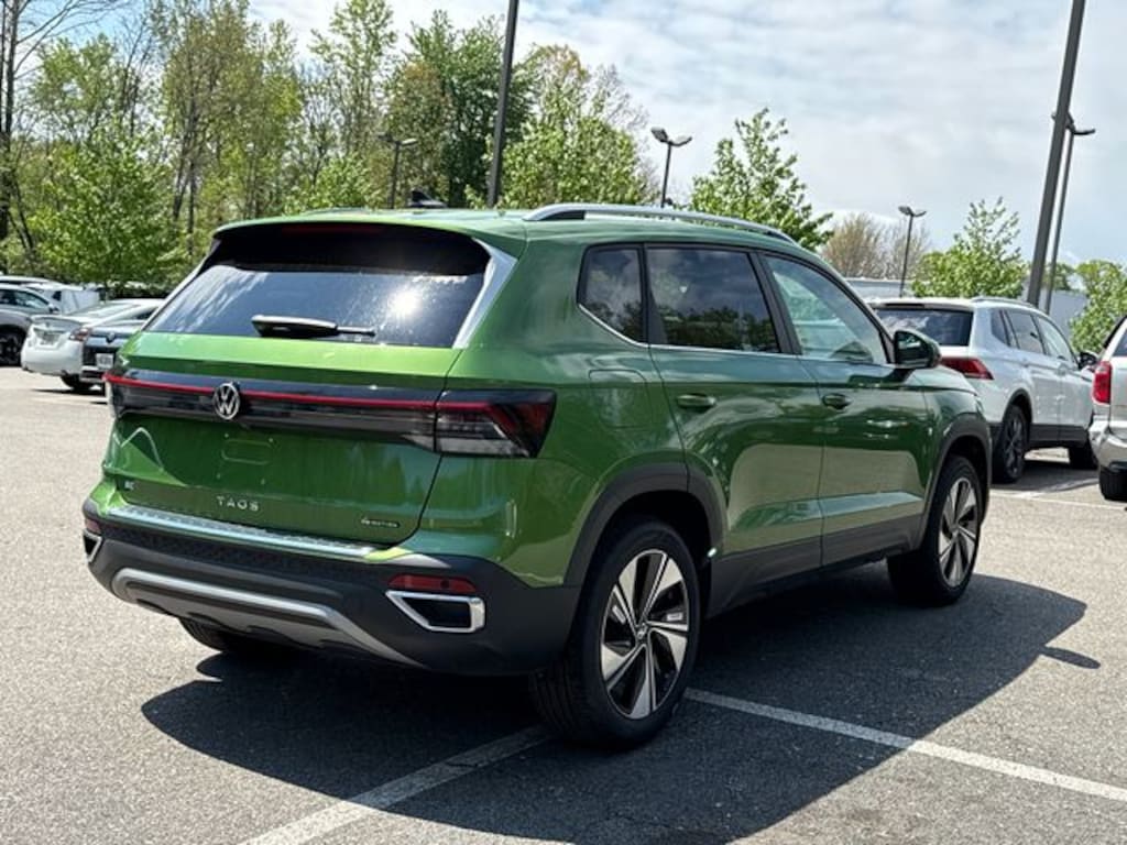 New 2026 Volkswagen Taos 1.5T SE SUV