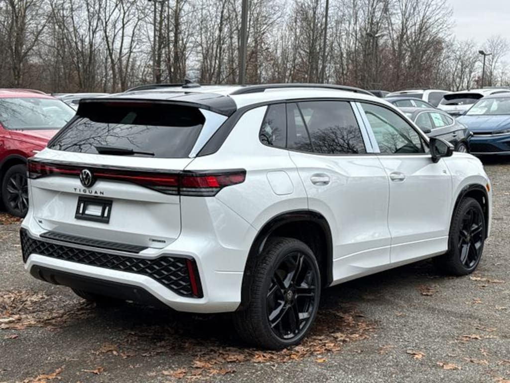 New 2026 Volkswagen Tiguan 2.0T SE R-Line Black SUV