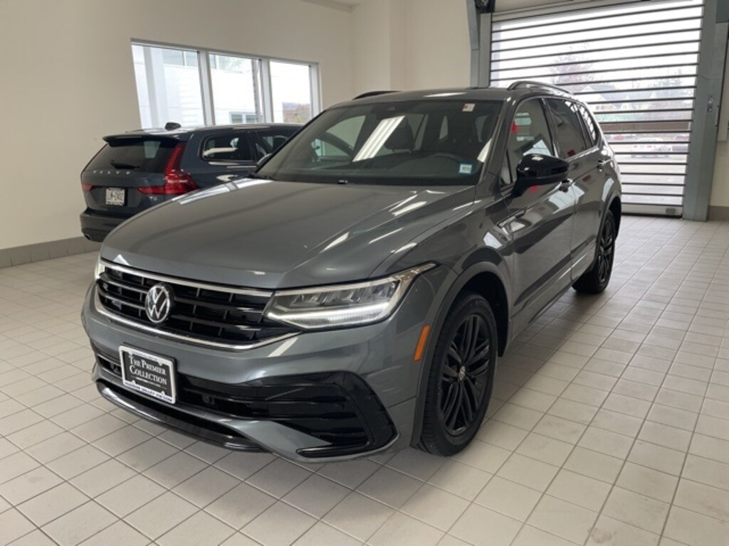 Certified 2022 Volkswagen Tiguan 2.0T SE R-Line Black SUV
