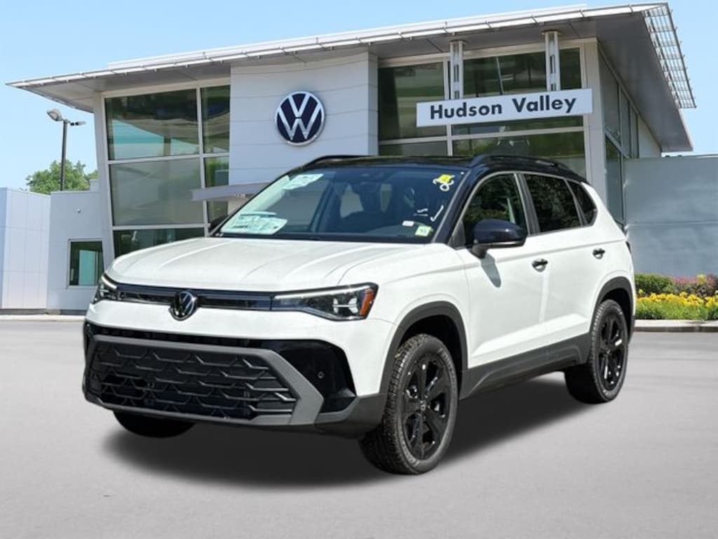 New 2026 Volkswagen Taos 1.5T SE Black SUV
