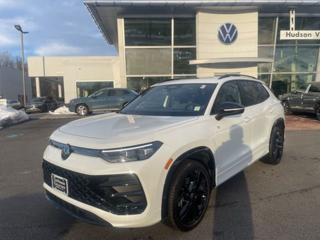 Certified 2025 Volkswagen Tiguan 2.0T SE R-Line Black SUV