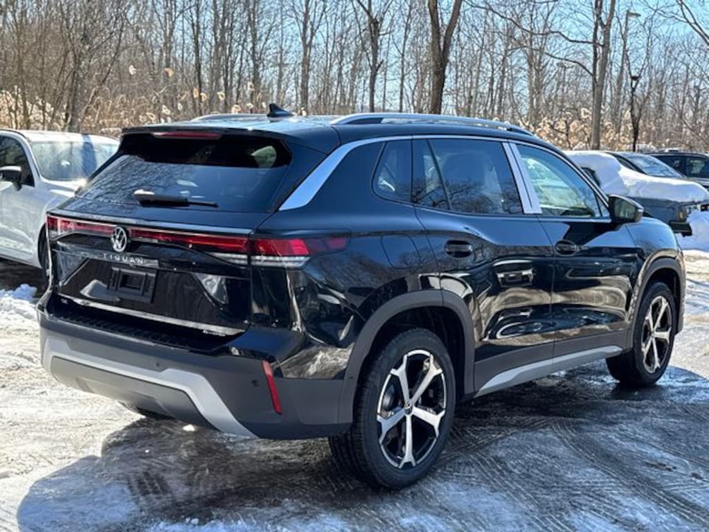 New 2026 Volkswagen Tiguan 2.0T SE SUV