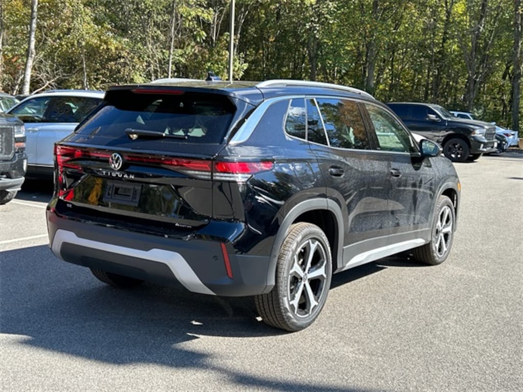 New 2025 Volkswagen Tiguan 2.0T SE SUV