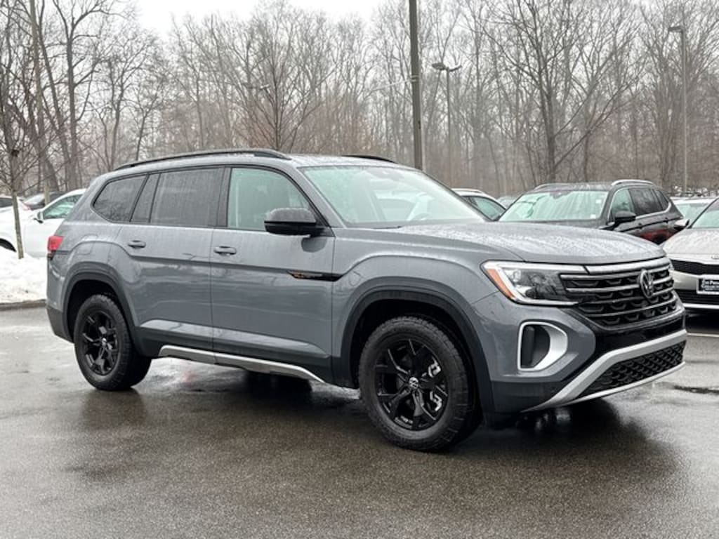 Certified 2025 Volkswagen Atlas 2.0T Peak Edition SUV