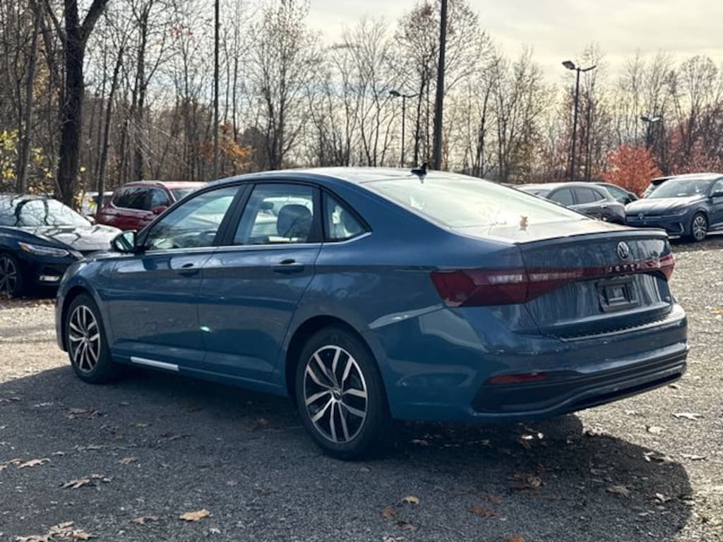 New 2026 Volkswagen Jetta 1.5T SE Sedan