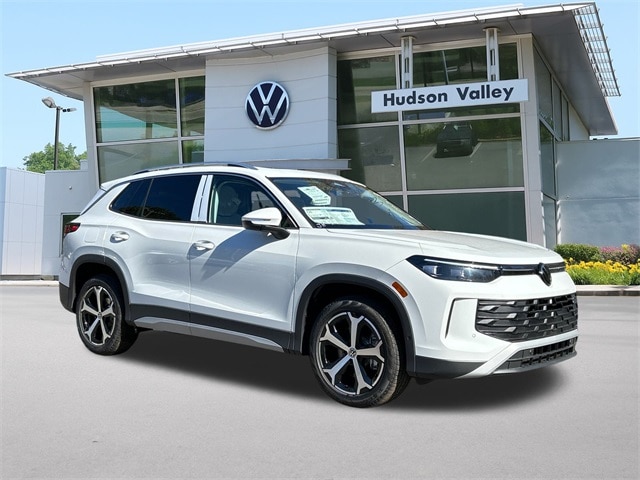 2025 Volkswagen Tiguan SE's photo