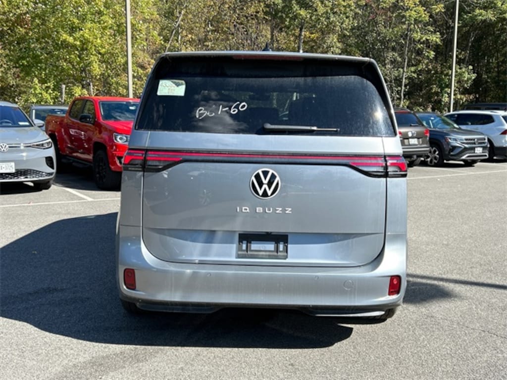 New 2025 Volkswagen ID. Buzz Pro S Van Passenger Van