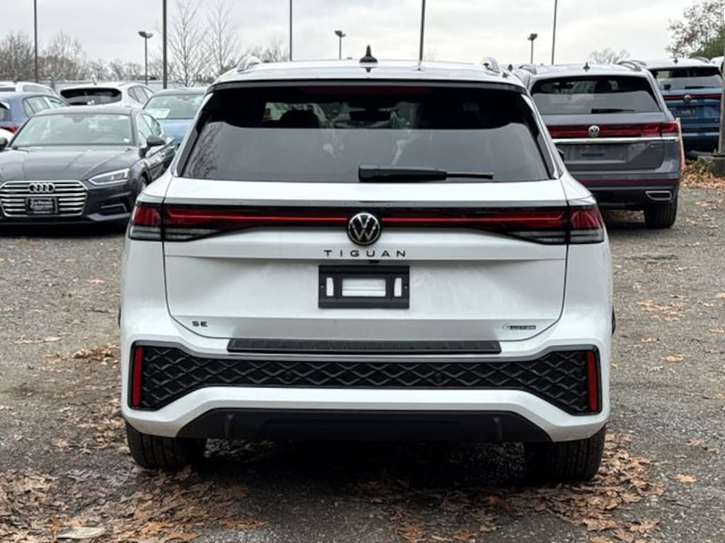 New 2026 Volkswagen Tiguan 2.0T SE R-Line Black SUV