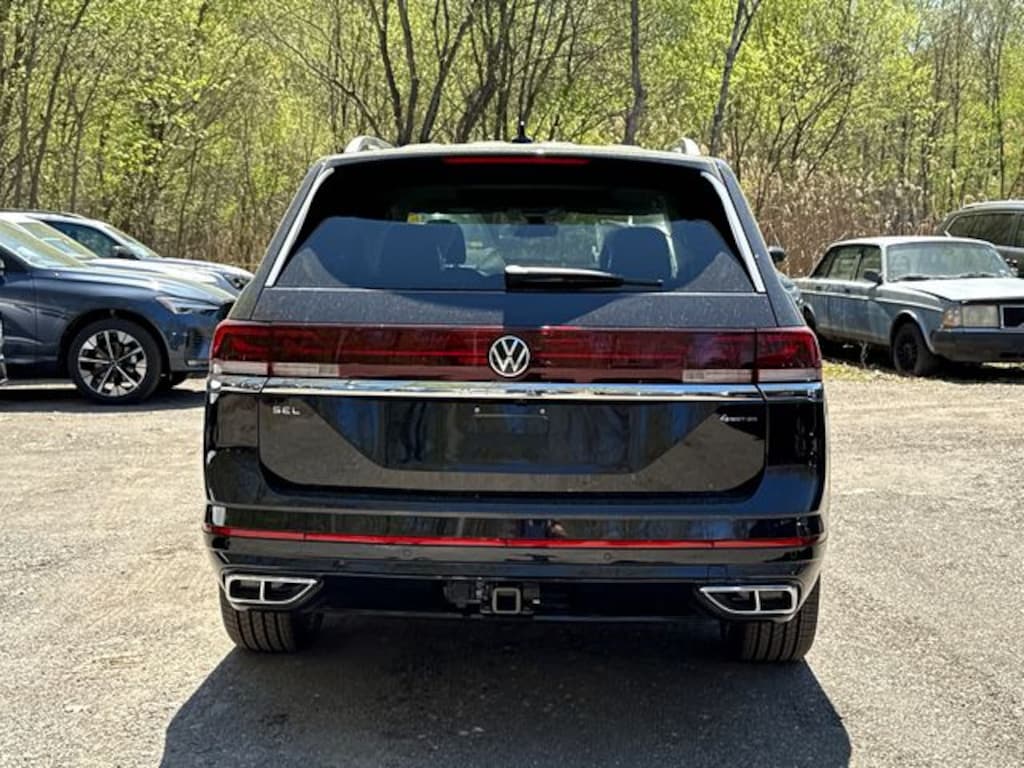 New 2026 Volkswagen Atlas 2.0T SEL Premium R-Line SUV