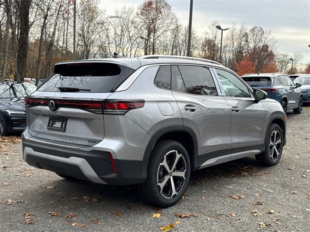 New 2025 Volkswagen Tiguan 2.0T SE SUV
