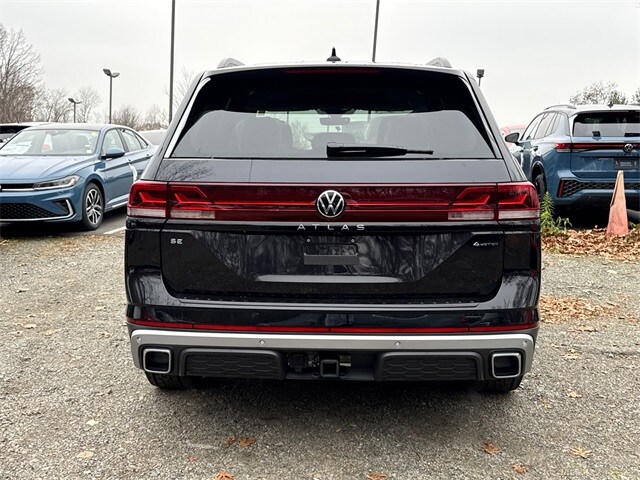 2026 Volkswagen Atlas Peak Edition SE photo 2