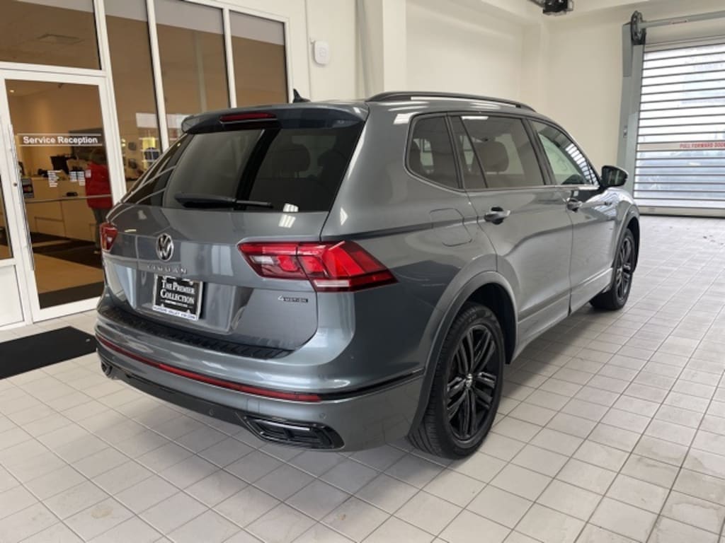 Certified 2022 Volkswagen Tiguan 2.0T SE R-Line Black SUV