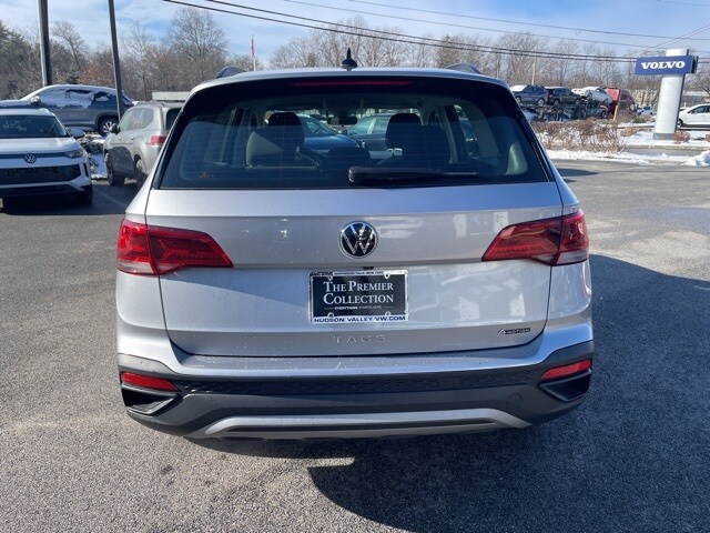 2024 Volkswagen Taos S photo 2