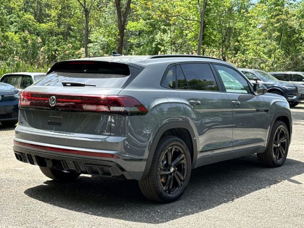 New 2026 Volkswagen Atlas Cross Sport 2.0T SEL R-Line Black SUV
