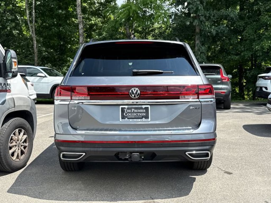 Used 2024 Volkswagen Atlas 2.0T SE w/Technology SUV